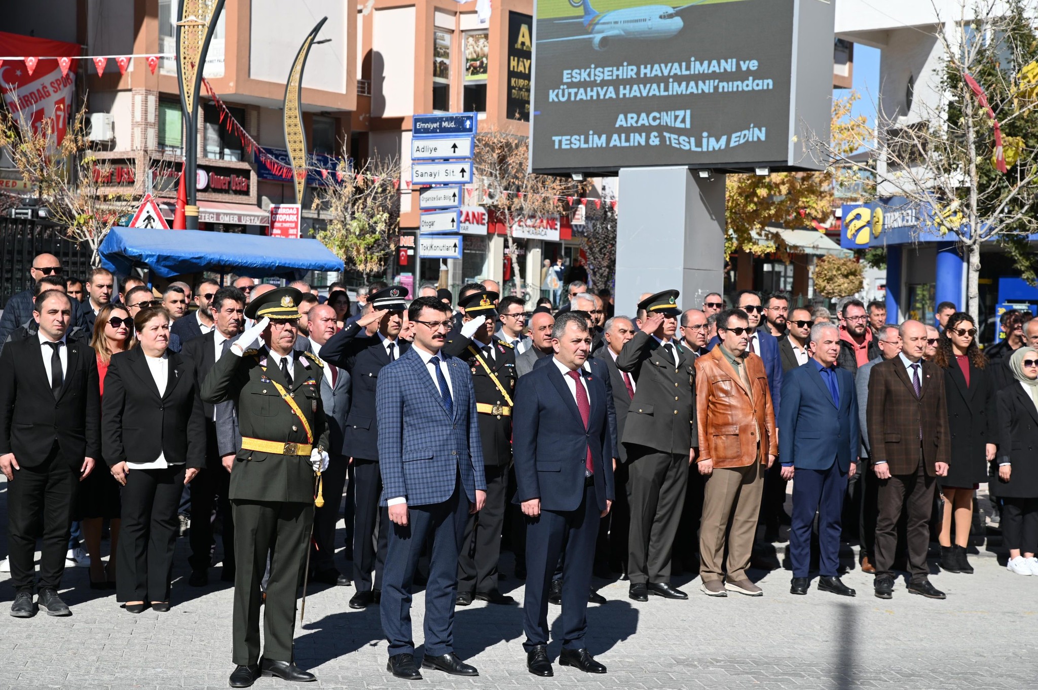 Emirdağ’da Cumhuriyet’in 101. Yıl Coşkusu Çelenk Sunma Töreni