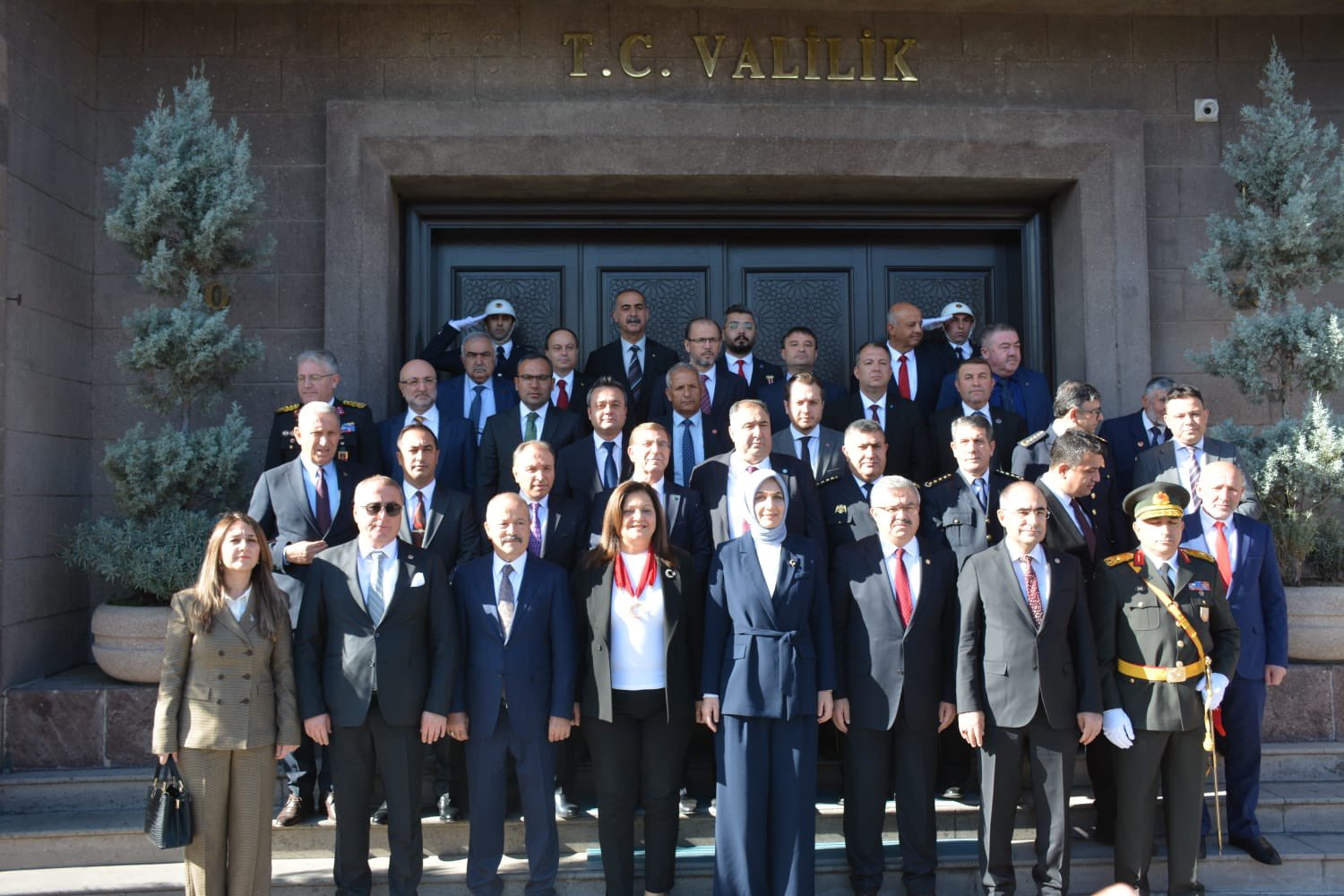 Vali Yiğitbaşı, Tebrikleri Kabul Etti