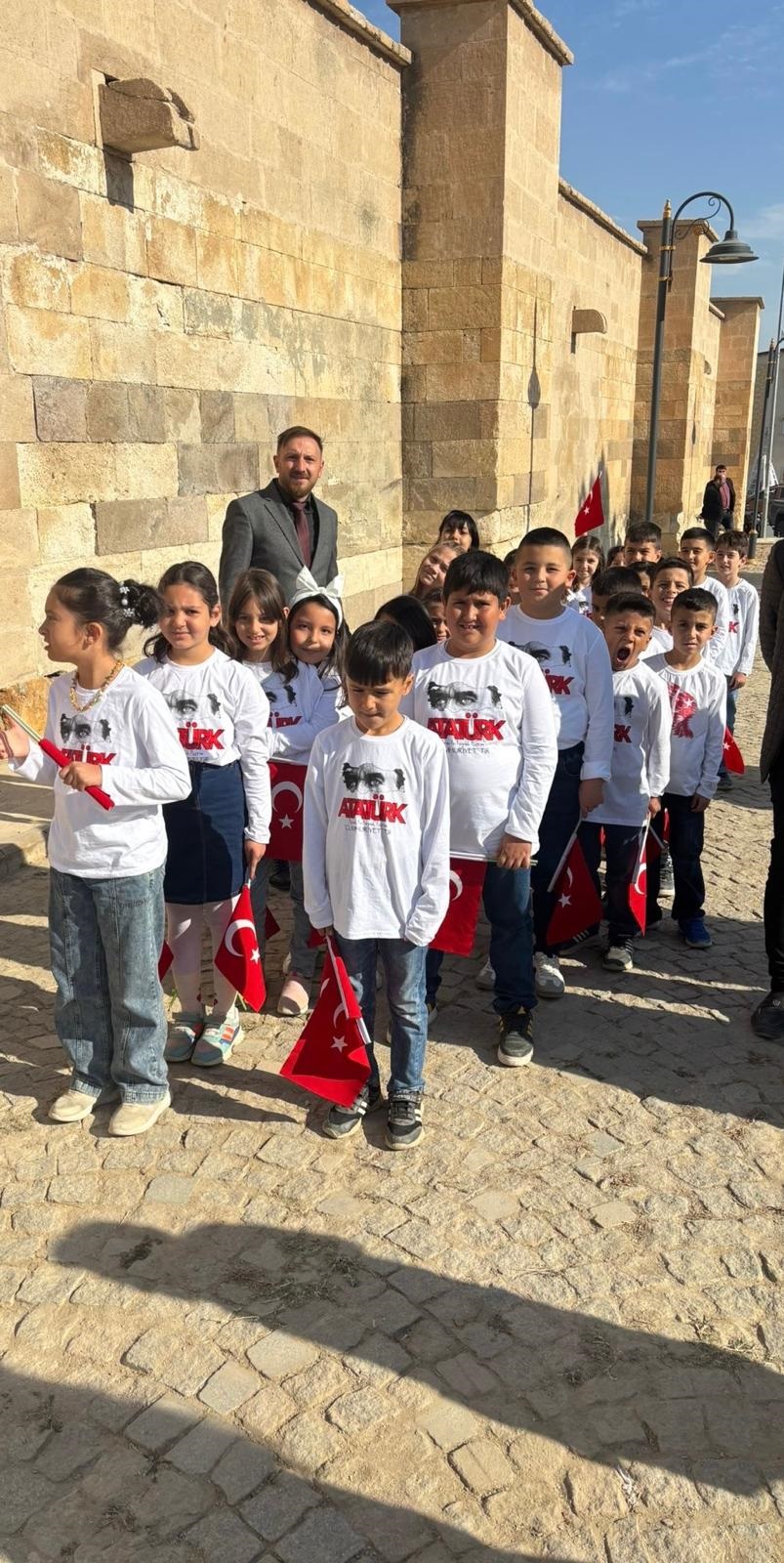 SULTANDAĞI'NDA CUMHURİYET BAYRAMI BÜYÜK BİR COŞKU İLE KUTLANDI