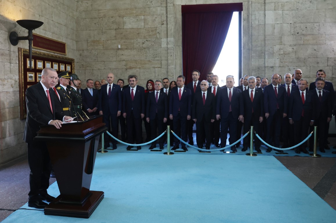 Devlet Erkanı Anıtkabir’i Ziyaret Etti