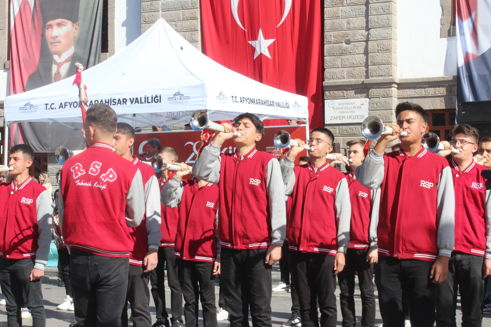 Cumhuriyet Bayramı, RSP Teknik Koleji Bando Takımı’nın Marşlarıyla Zafer Meydanı’nda Son Buldu