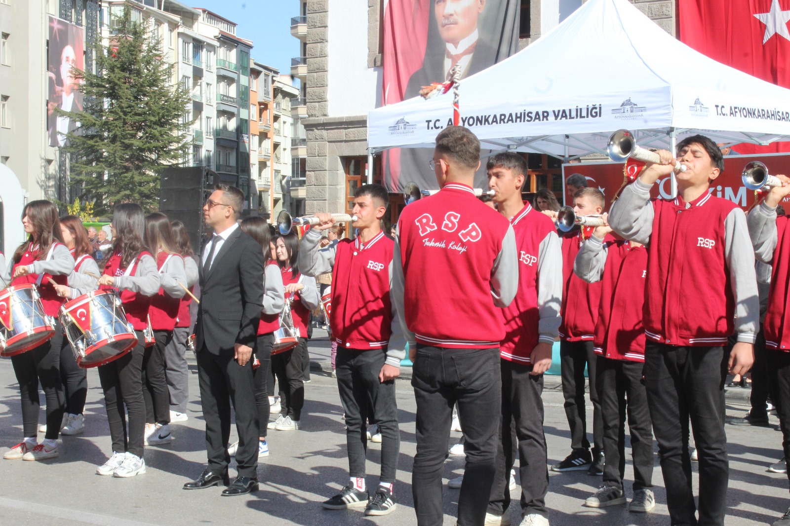 Cumhuriyet Bayramı, RSP Teknik Koleji Bando Takımı’nın Marşlarıyla Zafer Meydanı’nda Son Buldu