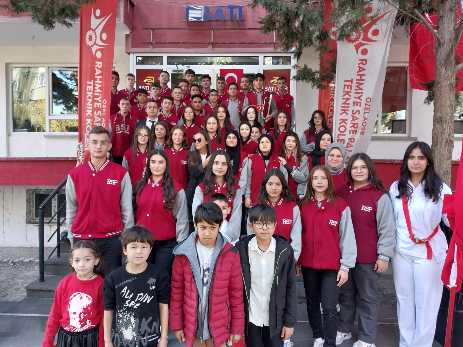 Cumhuriyet Bayramı, RSP Teknik Koleji Bando Takımı’nın Marşlarıyla Zafer Meydanı’nda Son Buldu