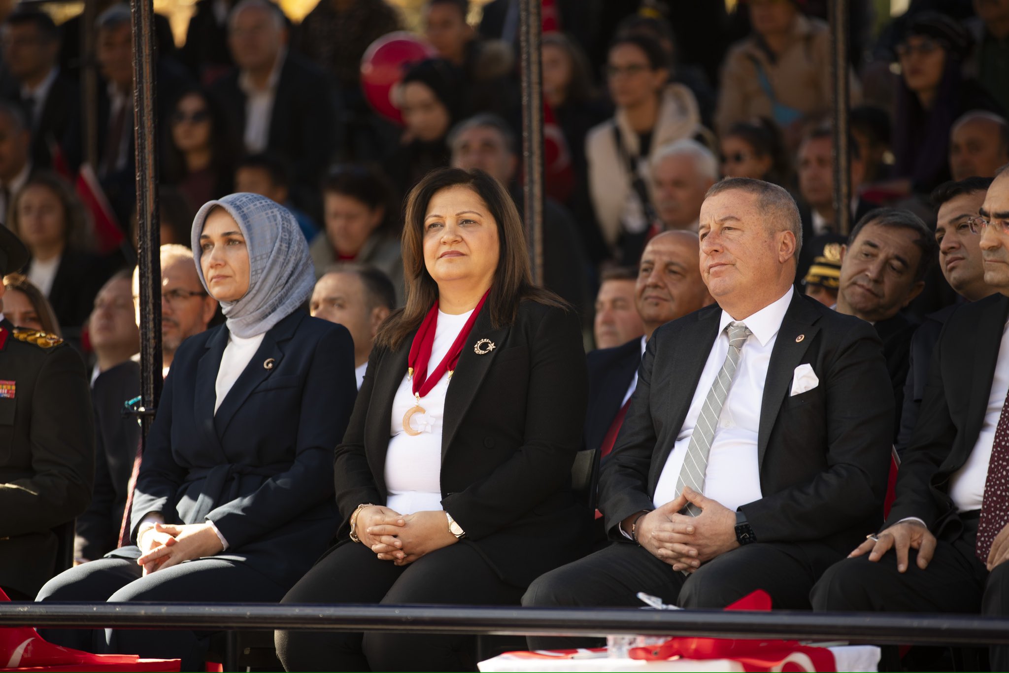 Topuklu Efe Coşkuya Ortak Oldu ‘’Birlik ve beraberlik içinde, nice 101 yıllara’’