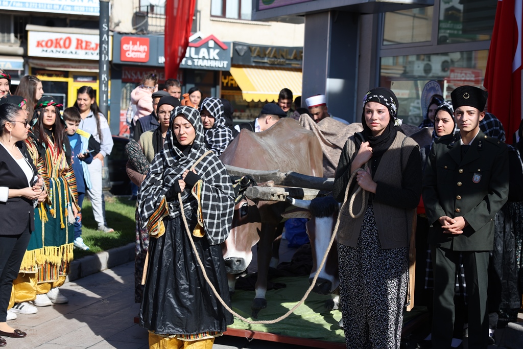 SANDIKLI'DA 29 EKİM CUMHURİYET BAYRAMI COŞKUYLA KUTLANDI