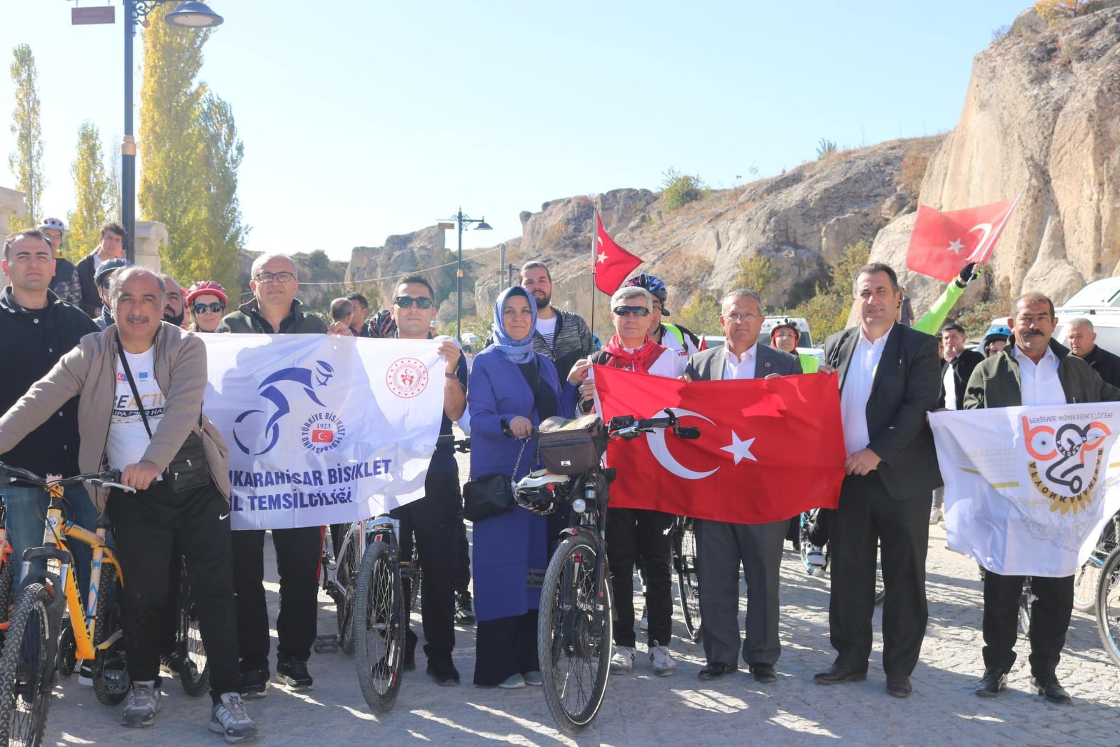 İHSANİYE'DE BİSİKLET TURU DÜZENLENDİ