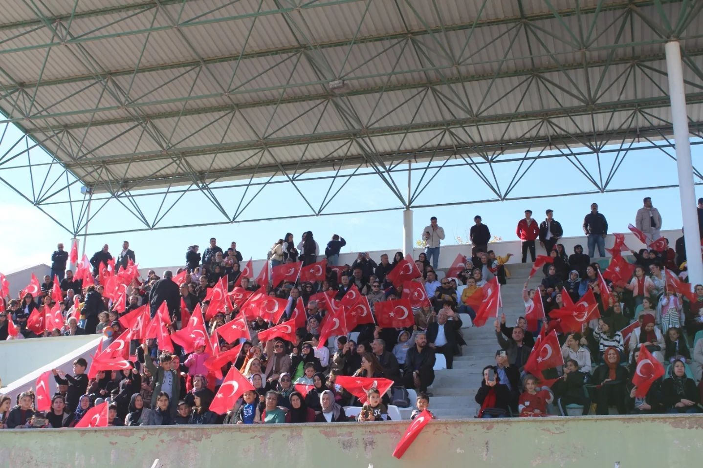 29 EKİM CUMHURİYET BAYRAMI DİNAR'DA COŞKUYLA KUTLANDI