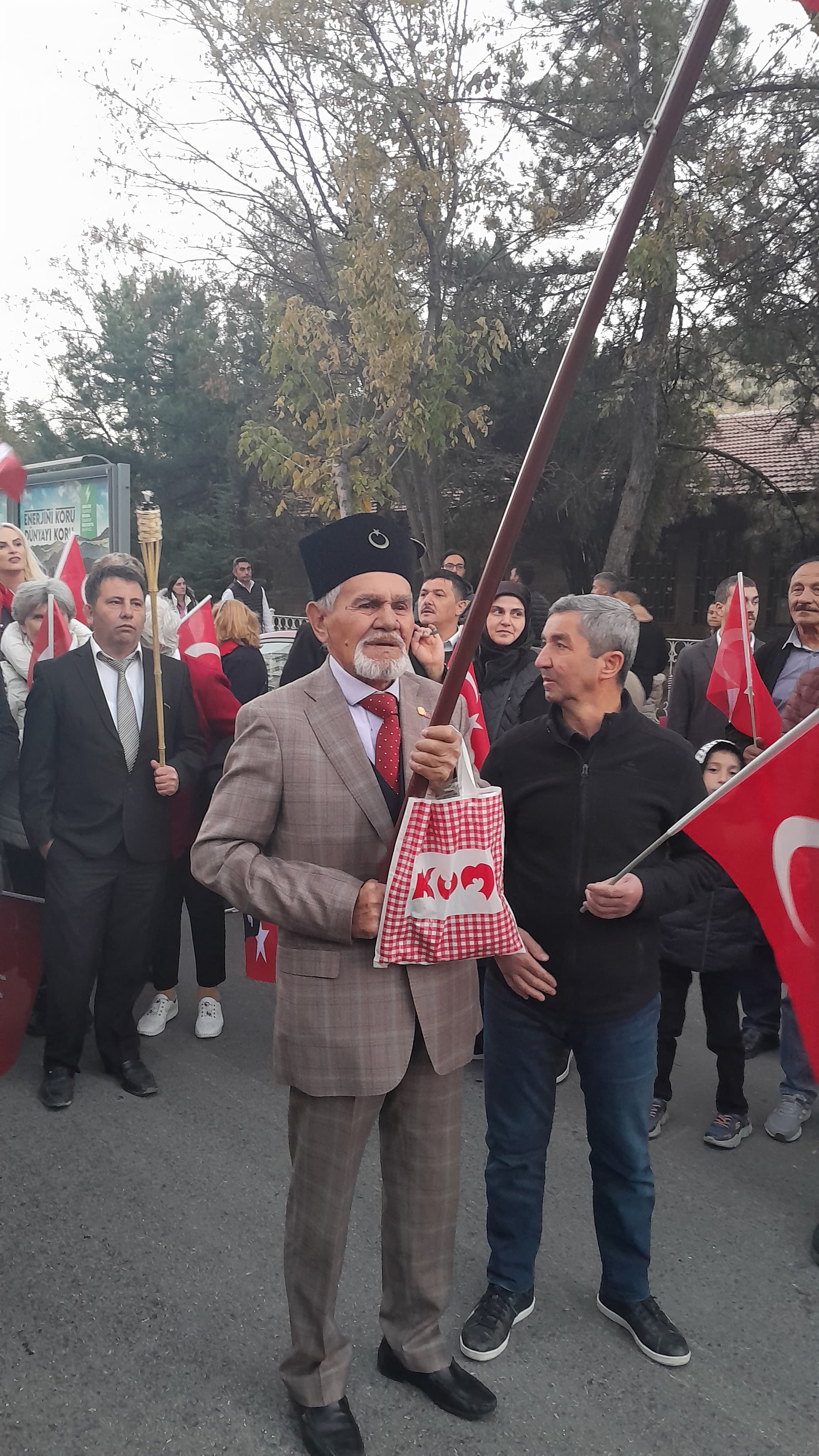 Cumhuriyet Coşkusu Fener Alayı ile Taçlandı