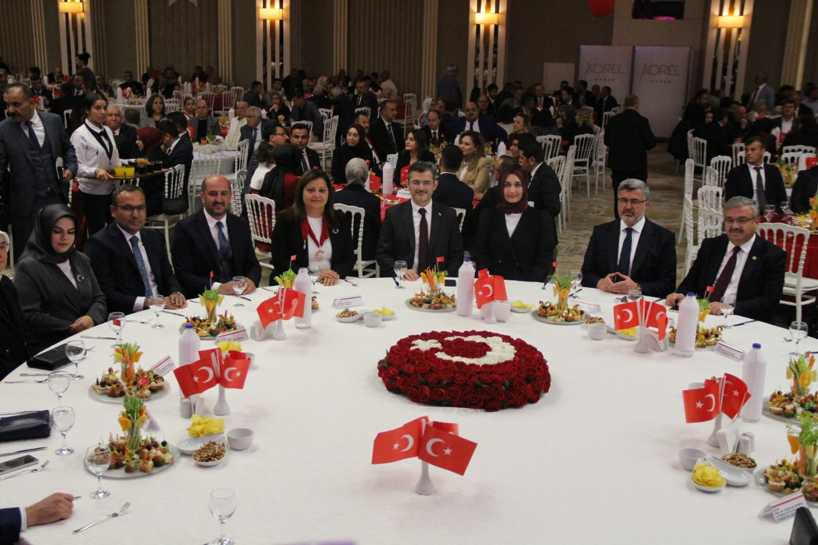 VALİ YİĞİTBAŞI SAHİPLİĞİNDE CUMHURİYET'İN 101. YILINA ÖZEL RESEPSİYON