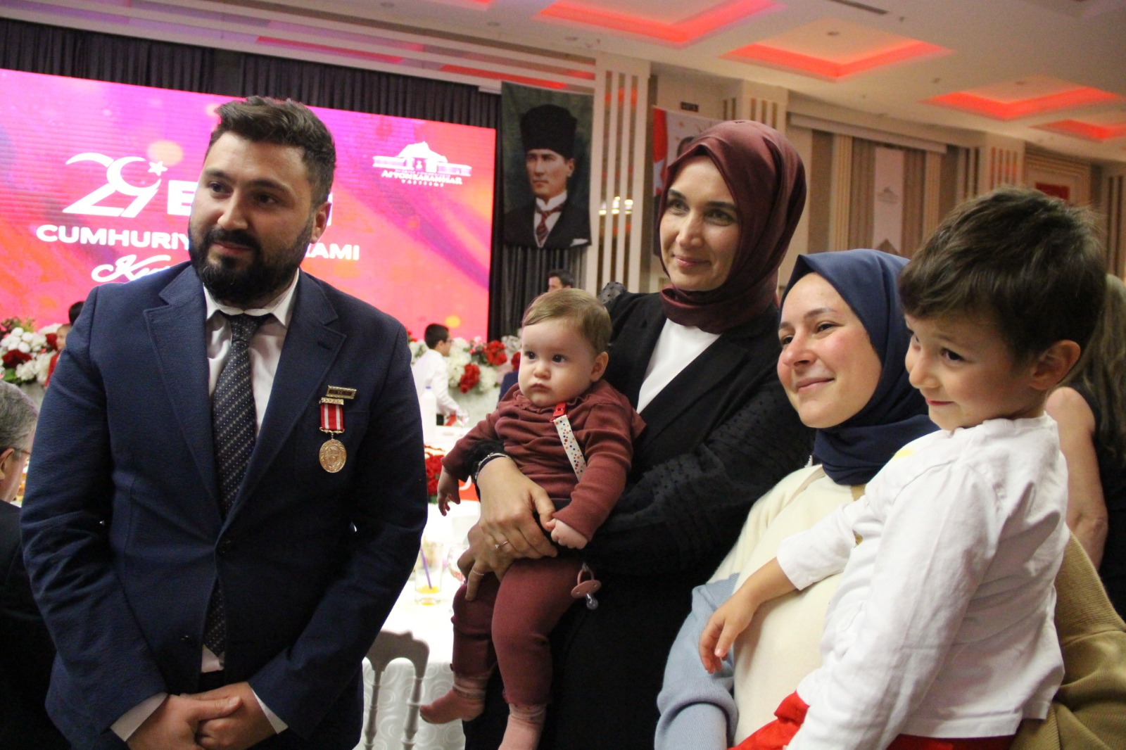 VALİ YİĞİTBAŞI SAHİPLİĞİNDE CUMHURİYET'İN 101. YILINA ÖZEL RESEPSİYON