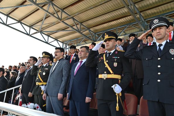 Emirdağ'da Cumhuriyet'in 101. yılı coşkuyla kutlandı 