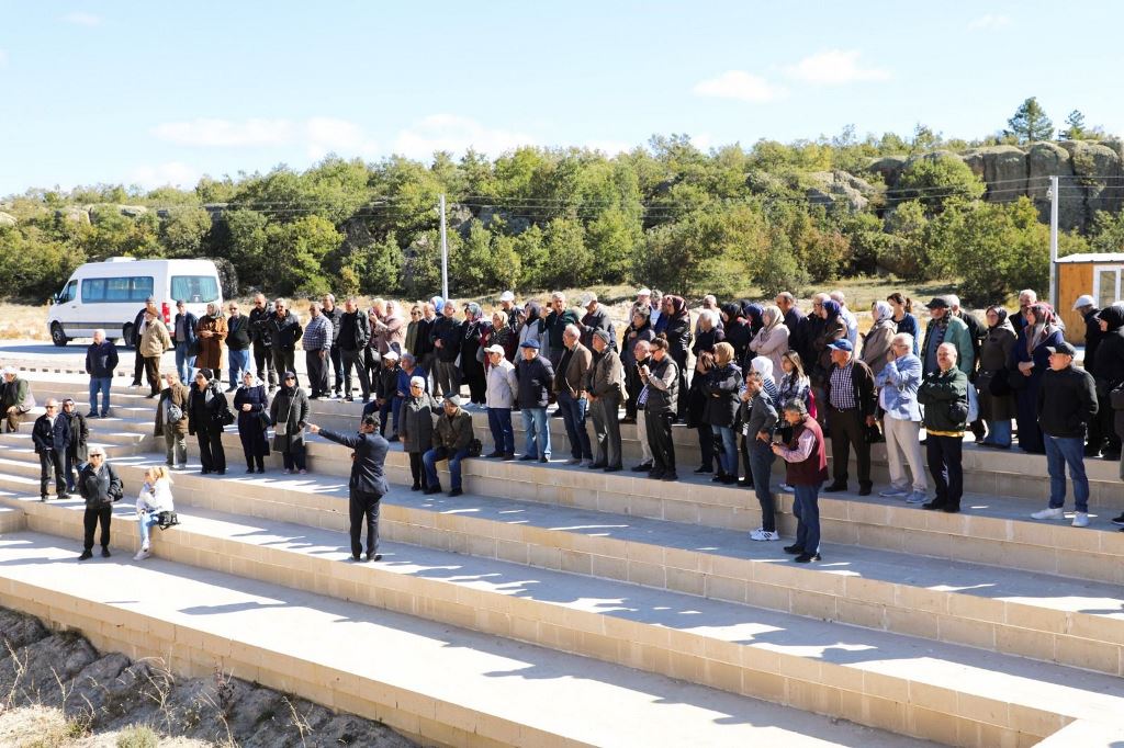 1000 EMEKLİ, FRİG VADİSİ'Nİ KEŞFETTİ