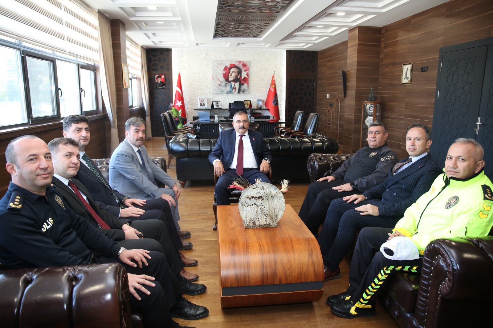 Emniyetin Üst Düzey İsmi Çorumlu Emniyet Müdürü Ay’ı Ziyaret Etti