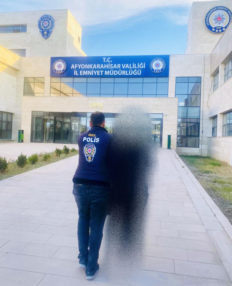 3 yıl 4 ay hapis cezasıyla aranıyordu: Aranması olan şahsı polis yakaladı
