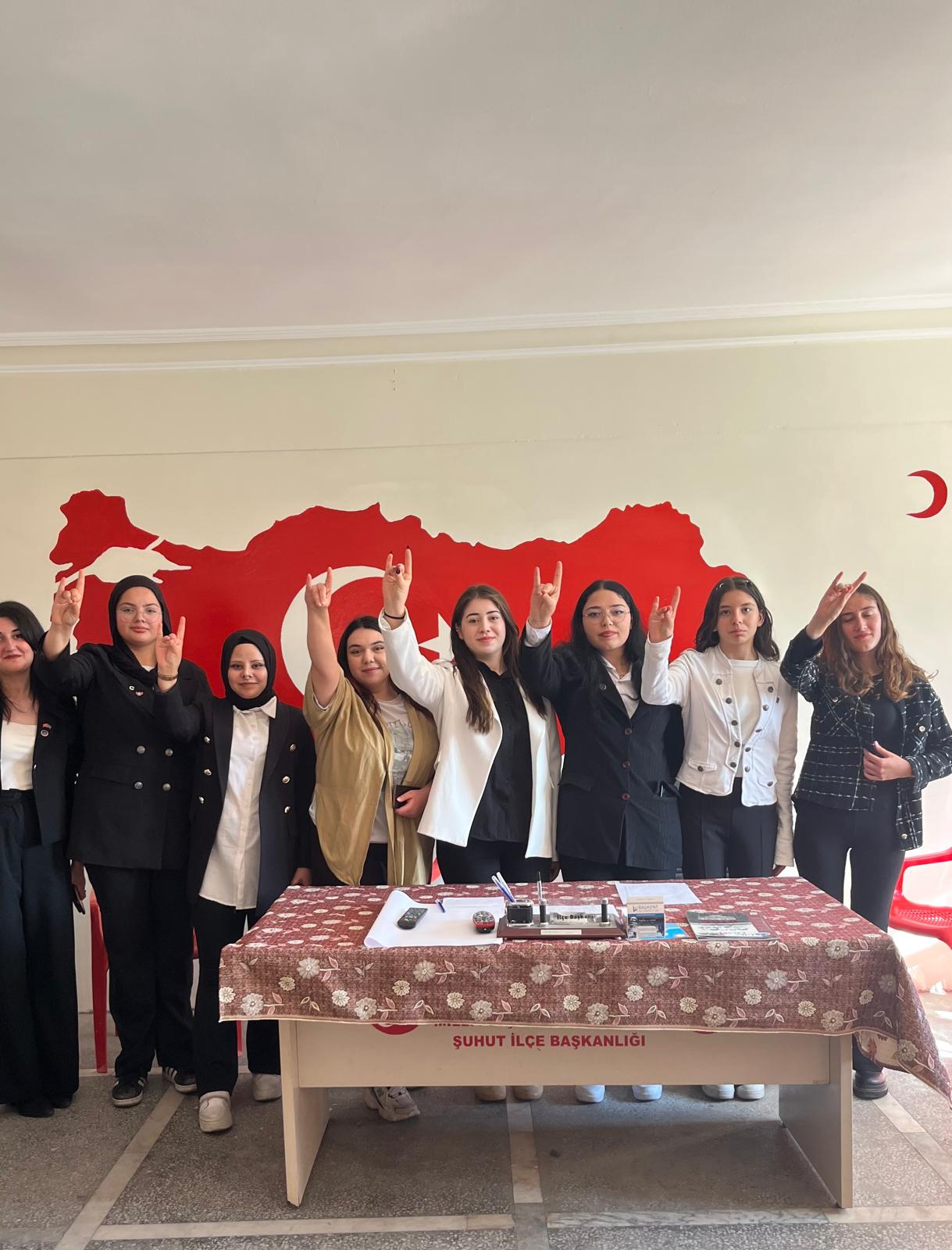 "TÜRK MİLLETİ, TÜM MİLLETLERE ÖRNEK OLMUŞTUR"