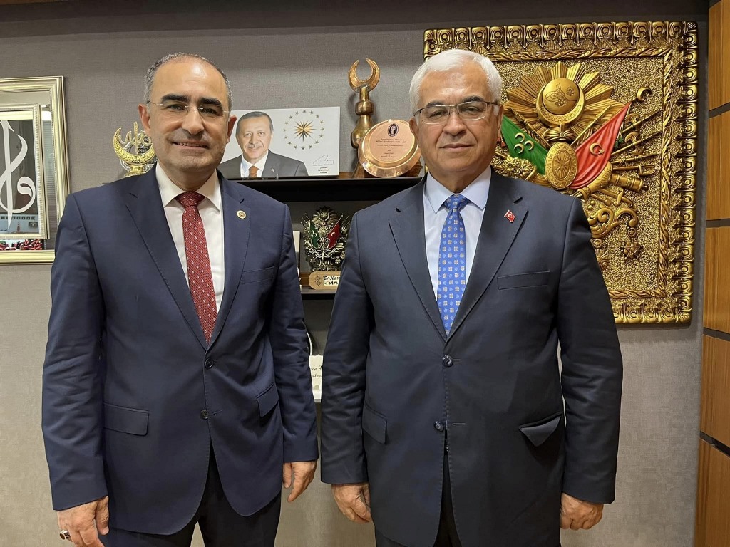 MİLLETVEKİLİ ARSLAN MİSAFİRLERİNİ AĞIRLADI