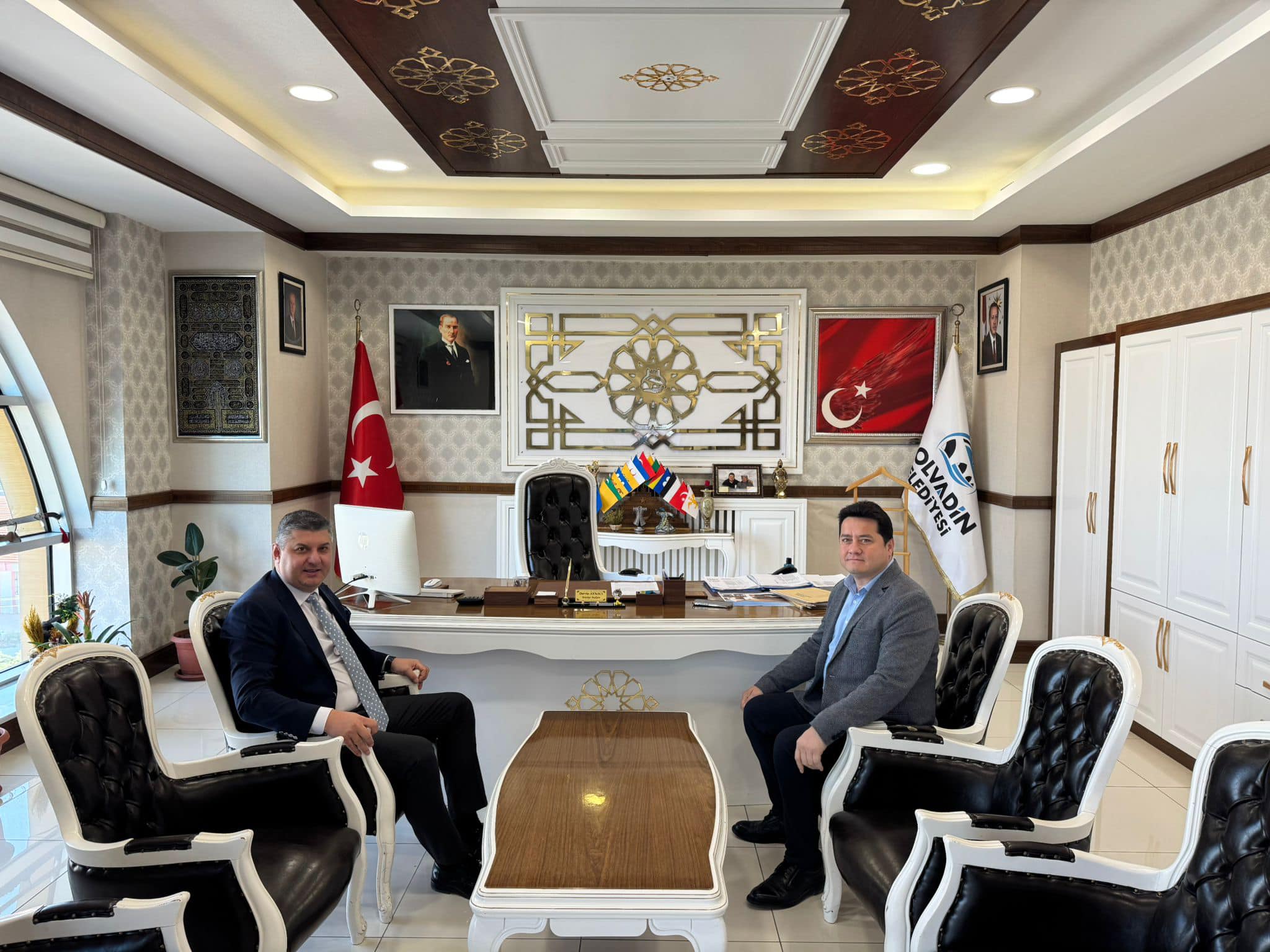 Bolvadin Belediye Başkanı Derviş Aynacı'ya Adalet Komisyonu Başkanı Semih Uygur'dan Ziyaret