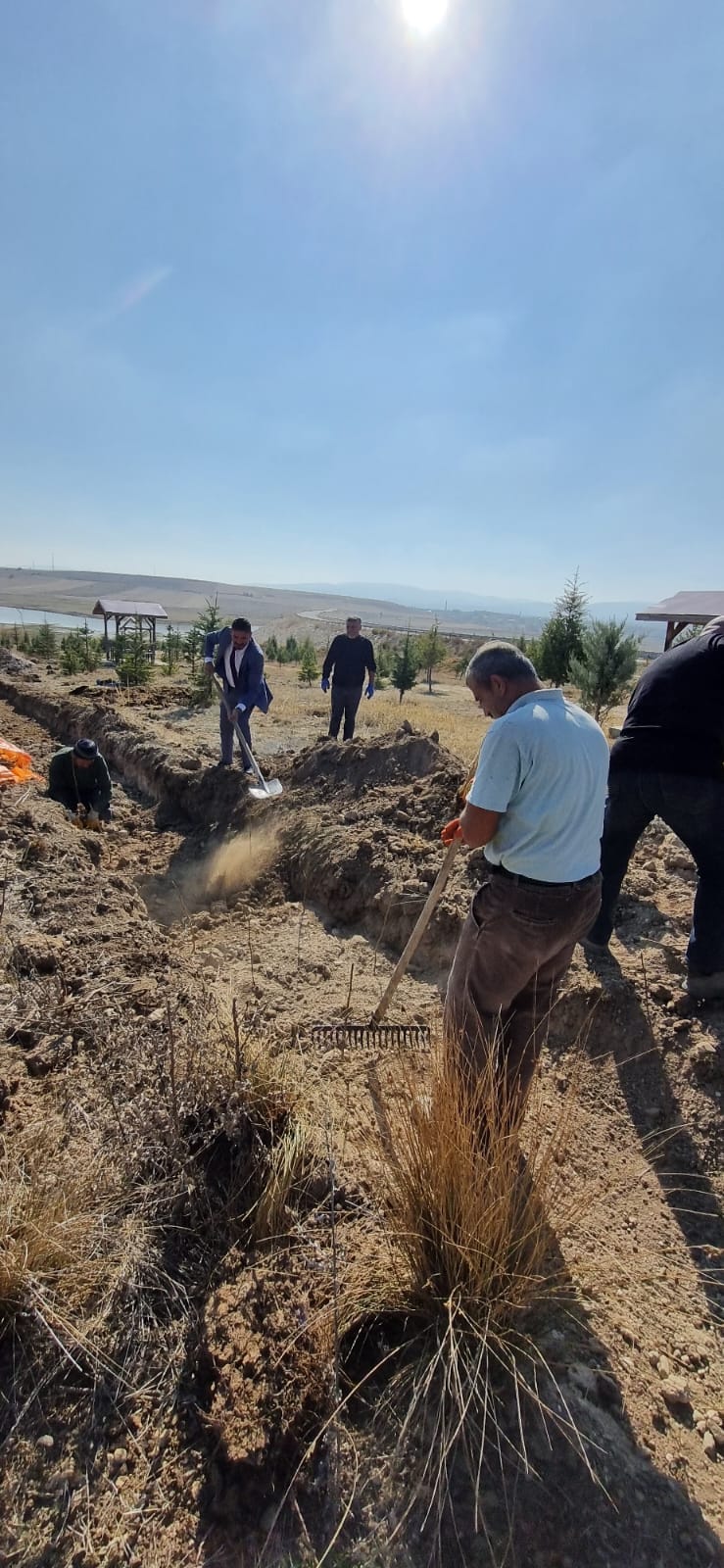 Düzağaç'ta Cumhuriyet'in 101. Yılında 101 Fidan Toprakla Buluştu