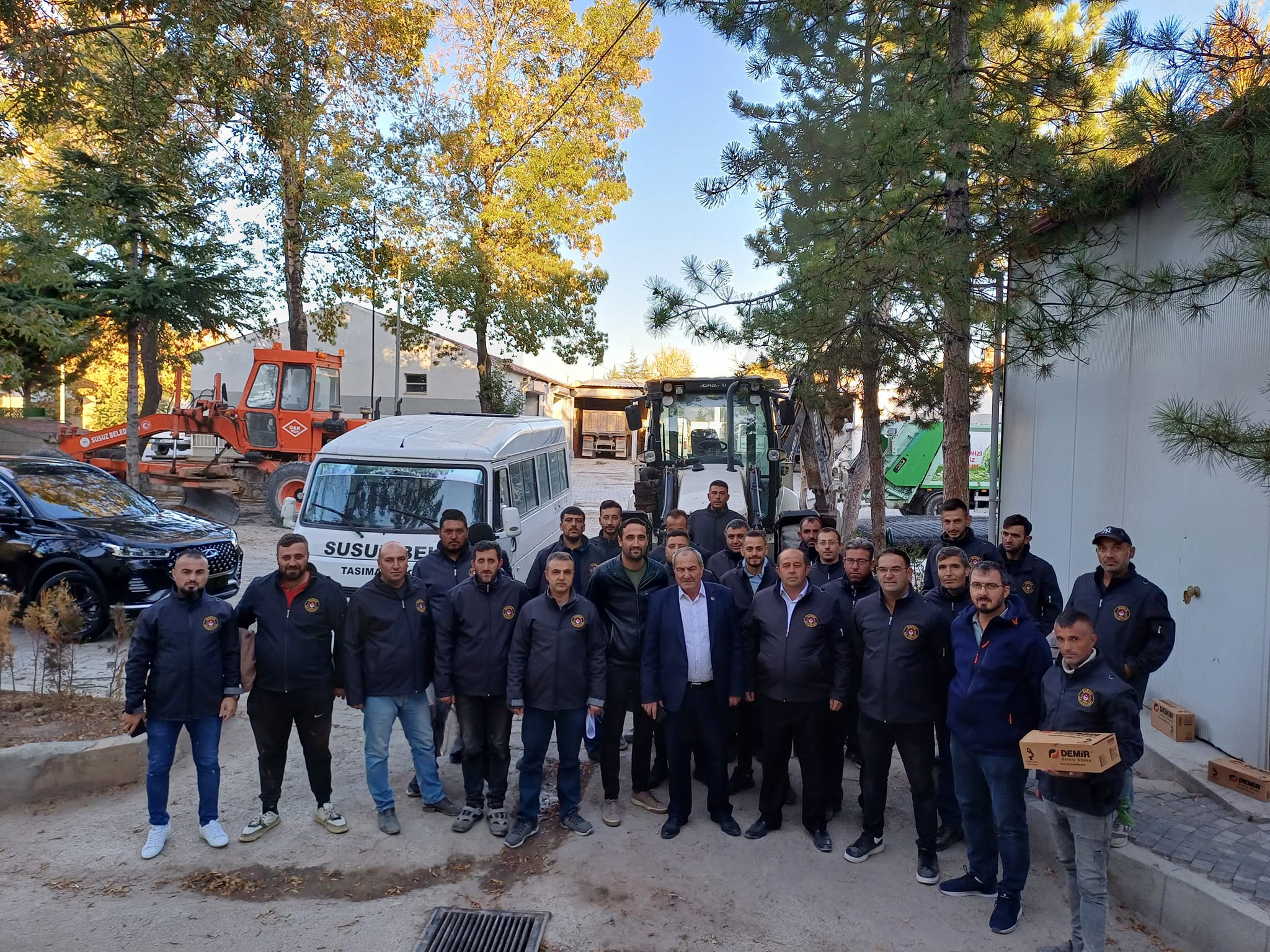 Susuz Belediyesi’nden Personeline Kışlık Destek: Kış Aylarında Güvenli Çalışma İçin Tedbirler Alındı
