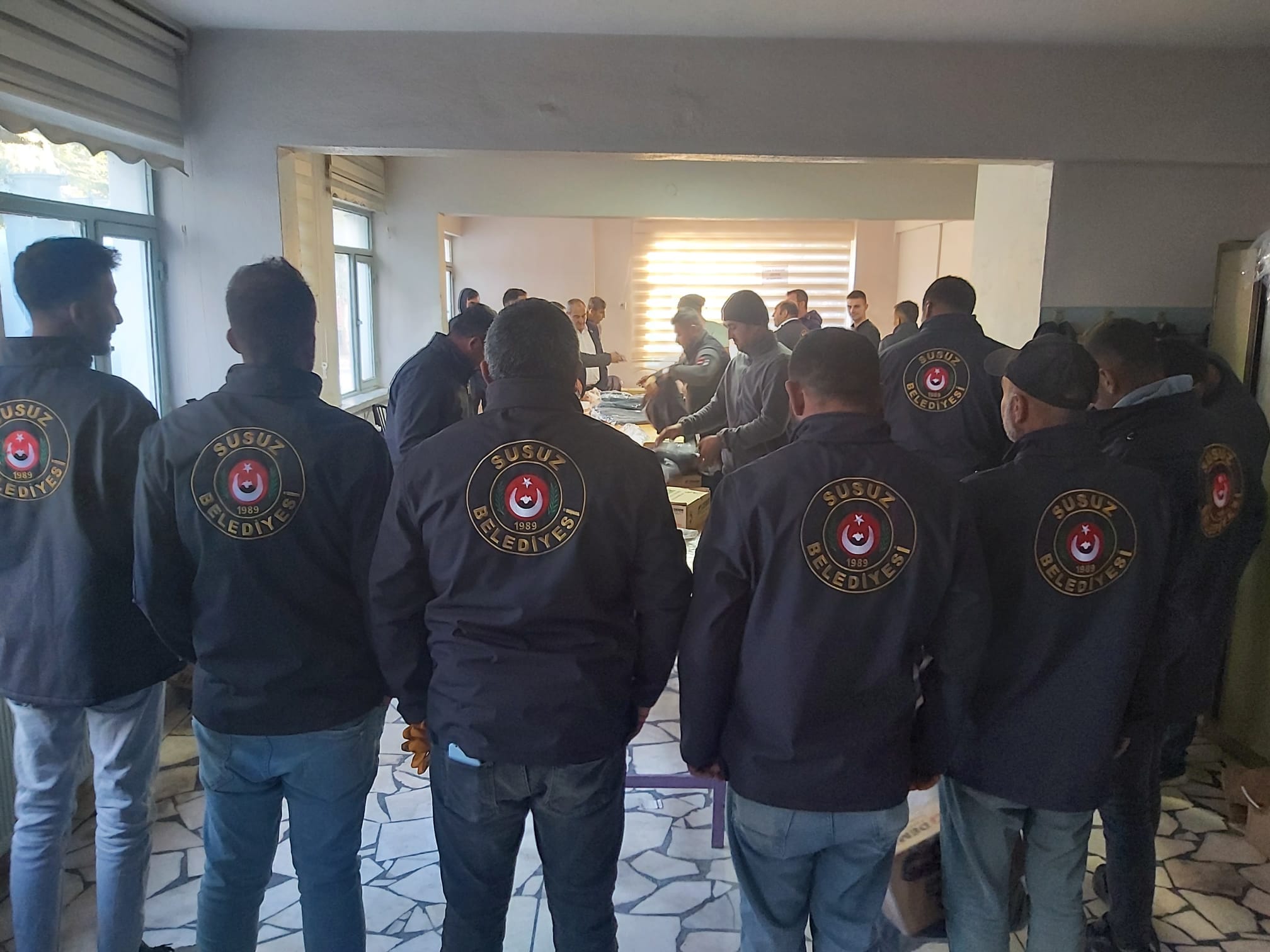 Susuz Belediyesi’nden Personeline Kışlık Destek: Kış Aylarında Güvenli Çalışma İçin Tedbirler Alındı