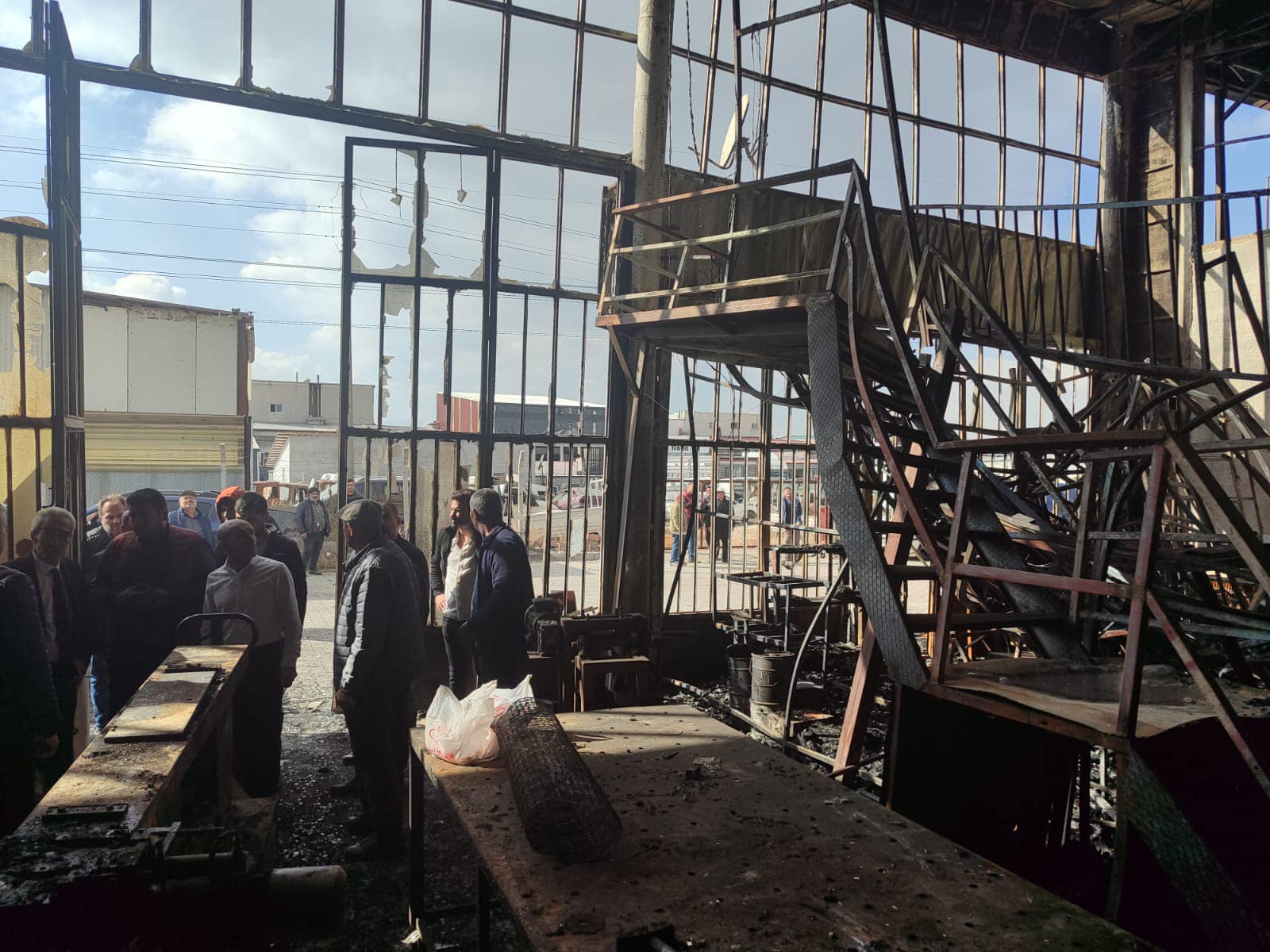 Sanayi Sitesi Yangını Sonrası Esnafa Destek Ziyareti: AESOB ve Oda Başkanları Zararı Yerinde İnceledi