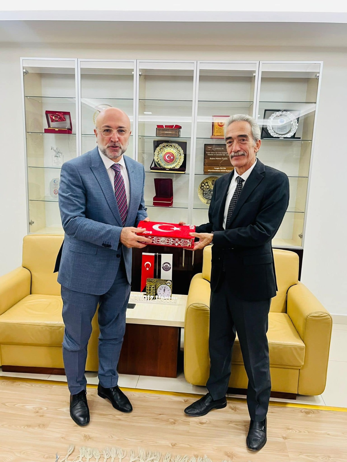 BAŞKAN ŞAHİN, ÜSTÜN'Ü ZİYARET ETTİ