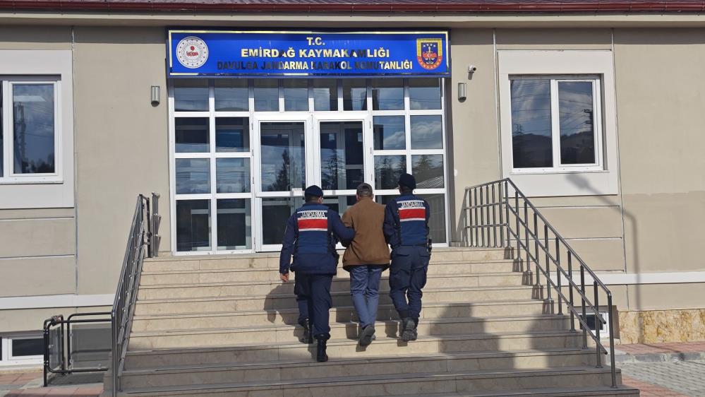 Hayvan hırsızlığından aranıyordu:  Aranması olan şahsı jandarma yakaladı