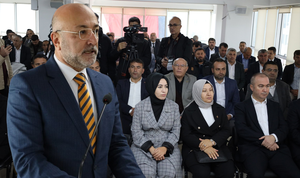 AK Partili Şahin "AK Parti belediyeciliği tarihe altın harflerle geçti"