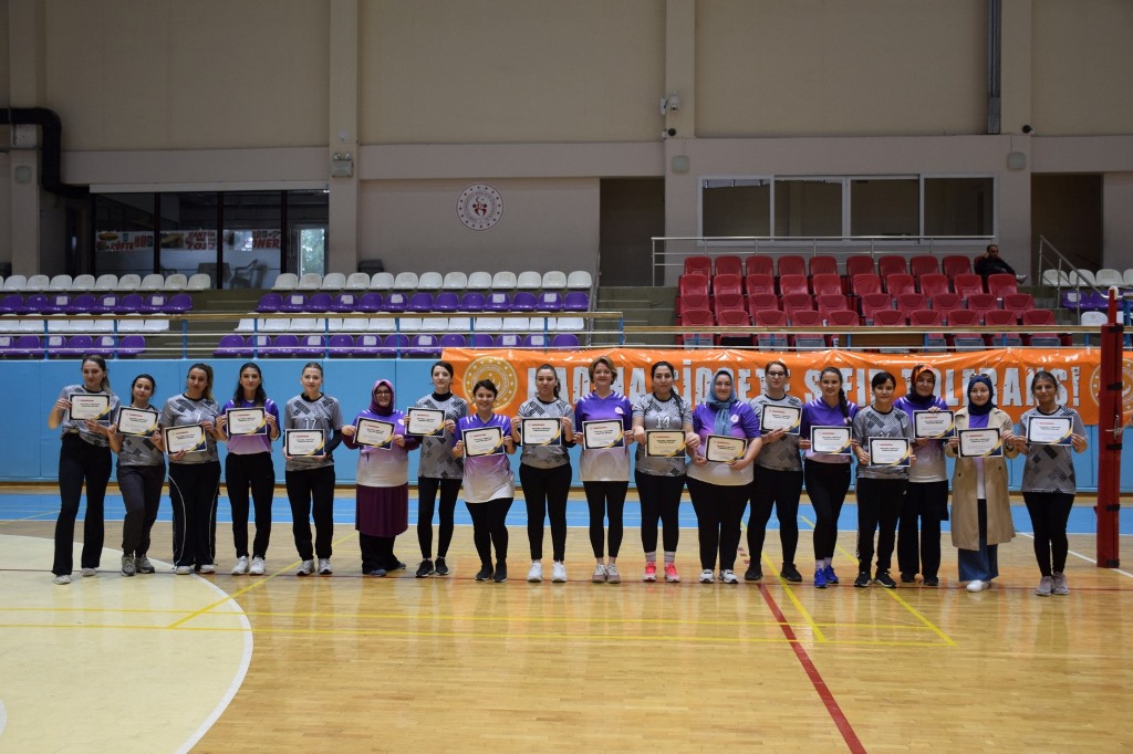 "KADINA ŞİDDETE SIFIR TOLERANS" TEMALI VOLEYBOL MÜSABAKASI DÜZENLENDİ