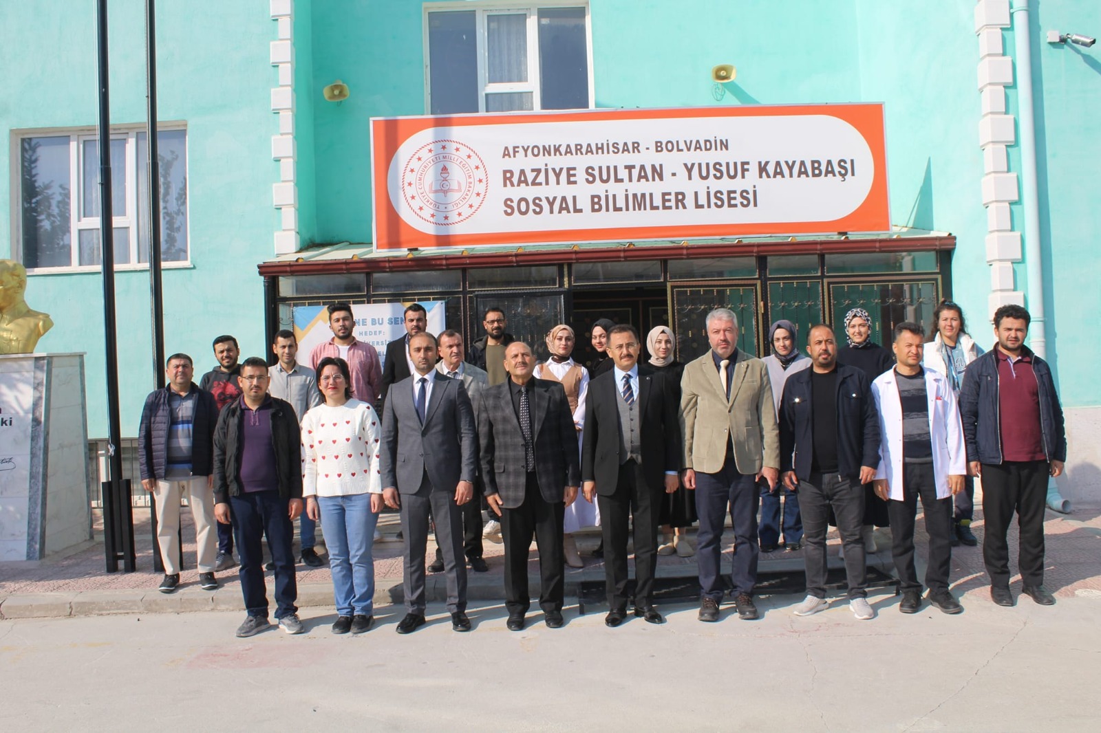 MÜDÜR ÖZÇAL OKULLARI ZİYARET ETTİ