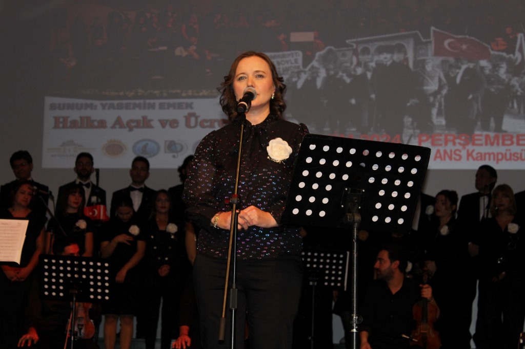 AKSAM, CUMHURİYETİMİZİN 101. YILINI DİLLERE DESTAN BİR KONSER İLE KUTLADI