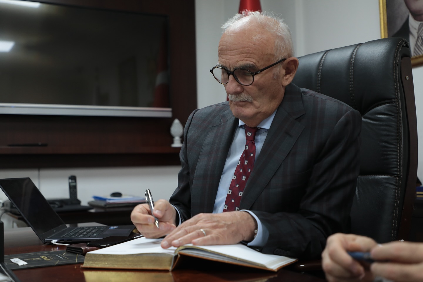 AK Partili Yılmaz'ın Gündemi Afyon Oldu İstişareler Edildi Notlar Alındı