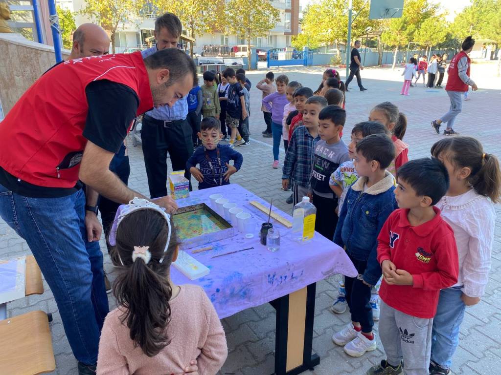 MERKEZİM HER YERDE PROJESİ KAPSAMINDA ÇOCUK ŞENLİKLERİ DÜZENLENİYOR