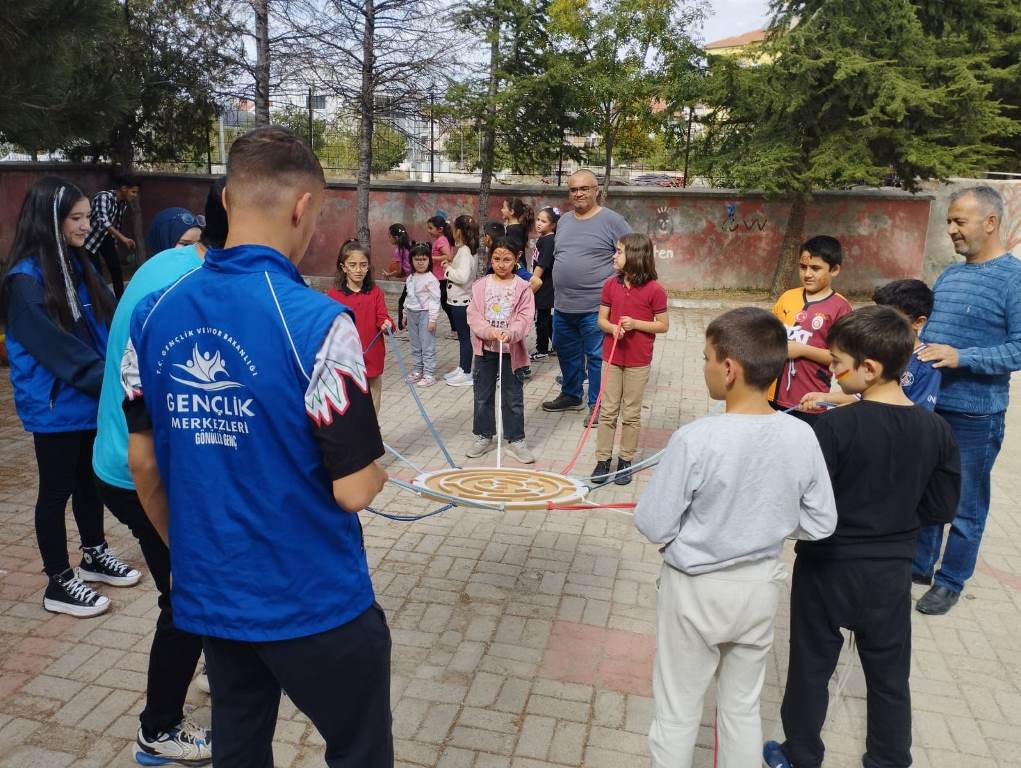 MERKEZİM HER YERDE PROJESİ KAPSAMINDA ÇOCUK ŞENLİKLERİ DÜZENLENİYOR