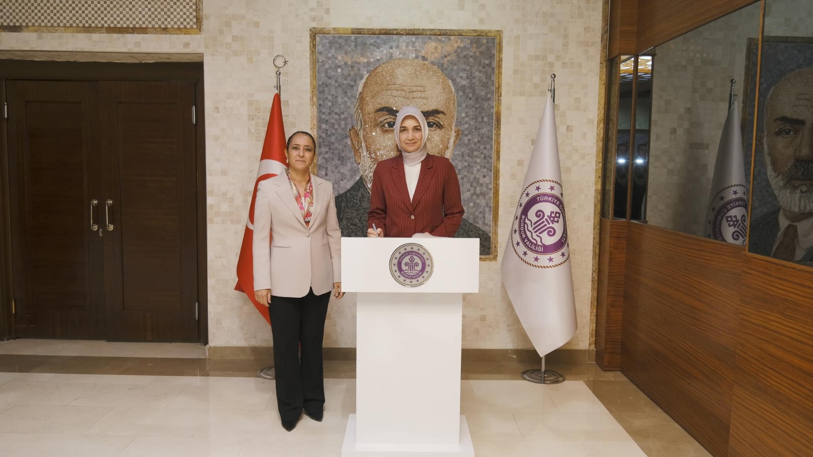 VALİ YİĞİTBAŞI, BURDUR VALİSİ BİLGİHAN'I ZİYARET ETTİ