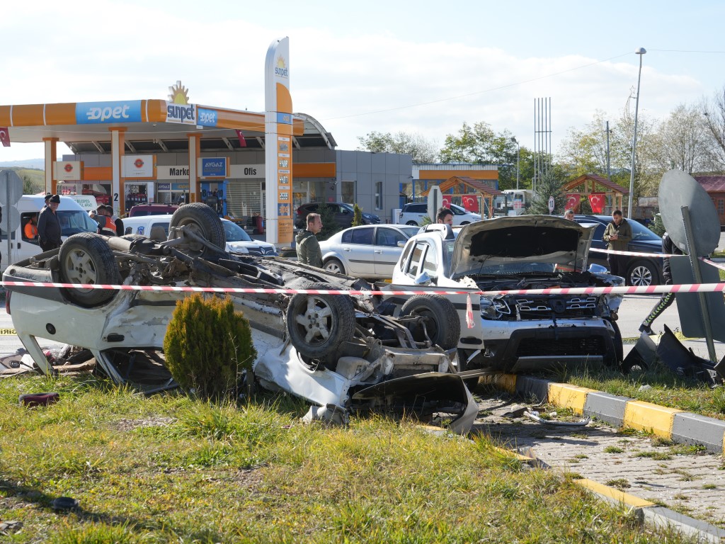 Fiat Tofaş 1 kişiye mezar oldu: Otomobilin altında kalan sürücü feci şekilde can verdi