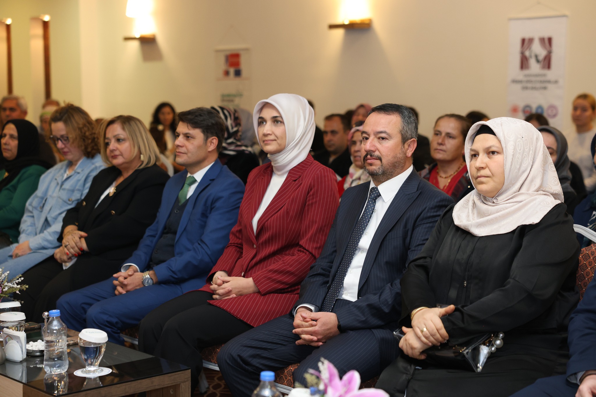 Vali Yiğitbaşı, Gönüllü Hanımlar Derneği’nin 10. Yıl Kutlamasına Katıldı