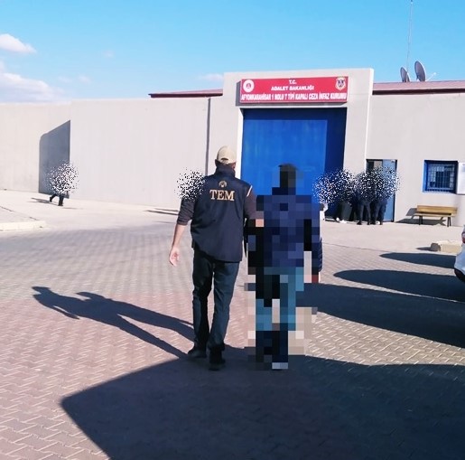 FETÖ’YE ÜYE OLMAKTAN ARANAN ŞAHIS AFYON’DA YAKALANDI