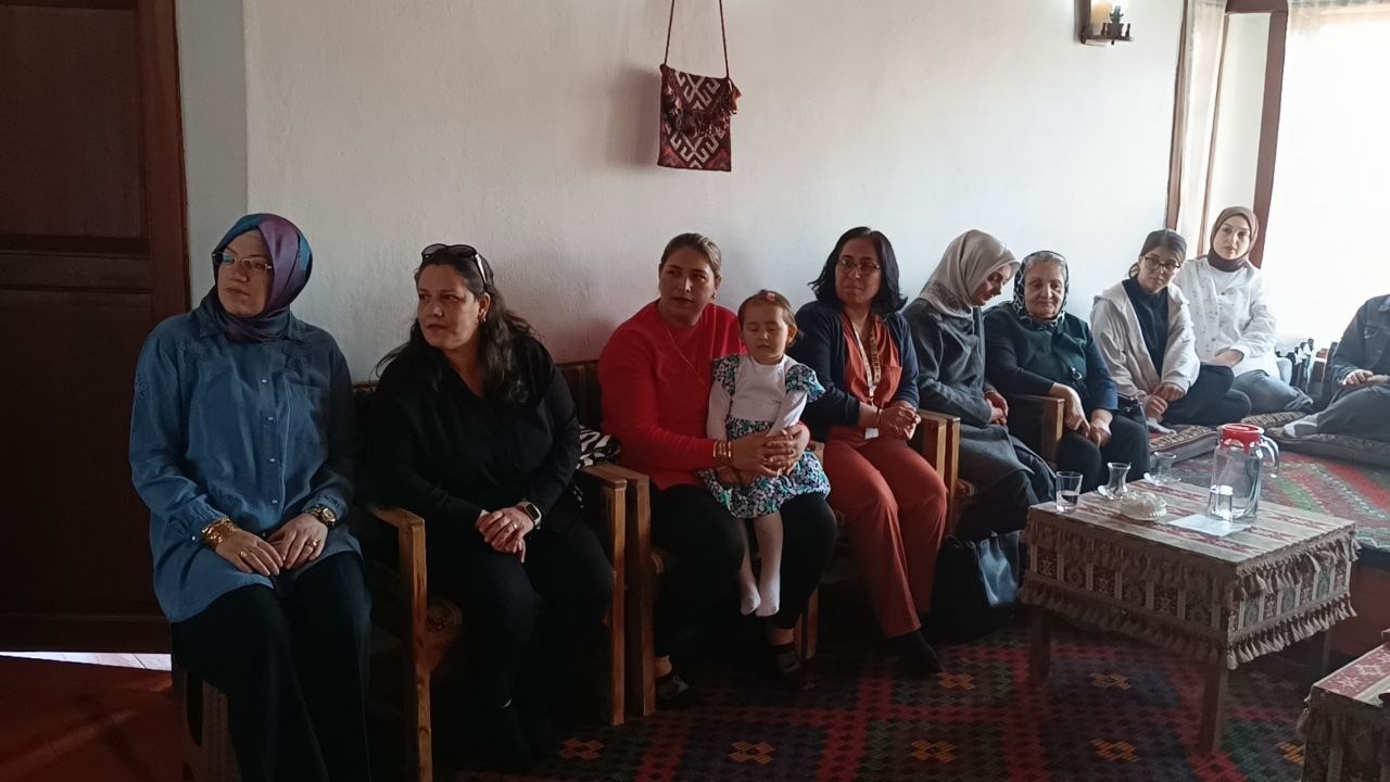 NORMAL DOĞUM ANLATILDI