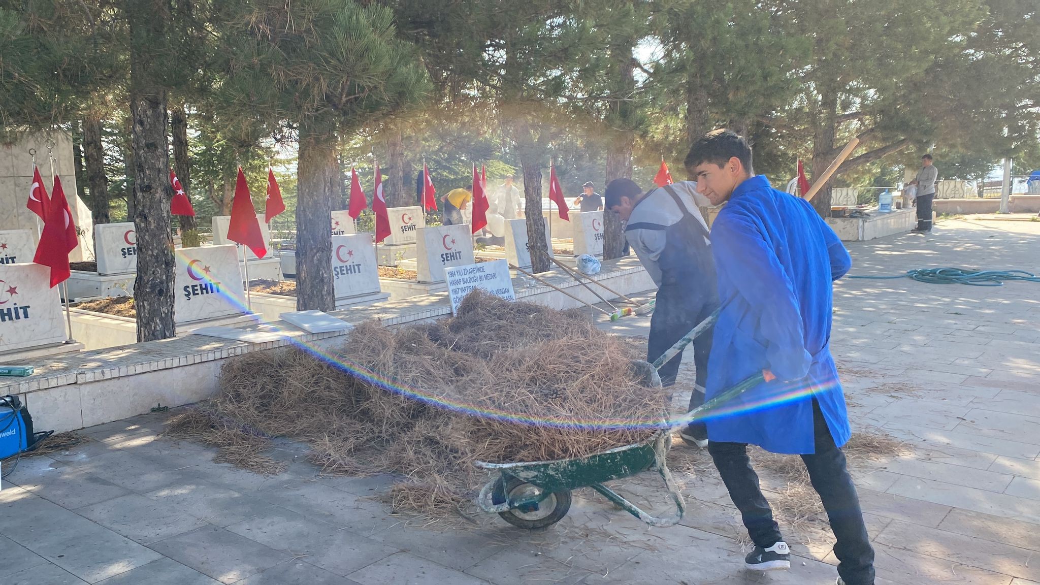 LİSELİLERDEN ALKIŞLANACAK DAVRANIŞ
