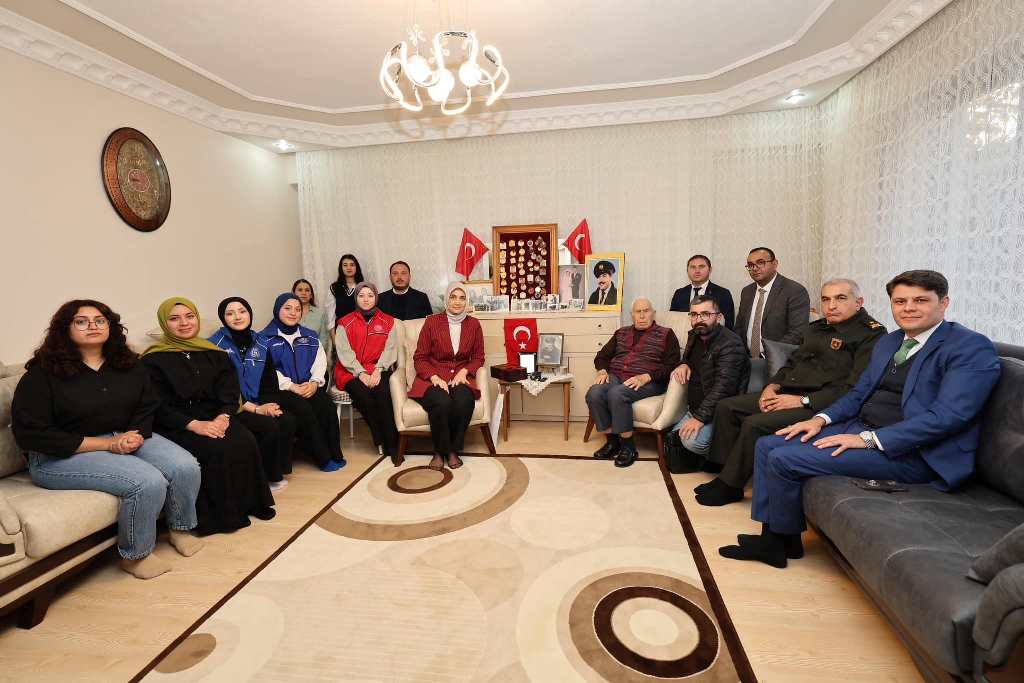 VALİ YİĞİTBAŞI, SANDIKLI'DA ZİYARETLERDE BULUNDU