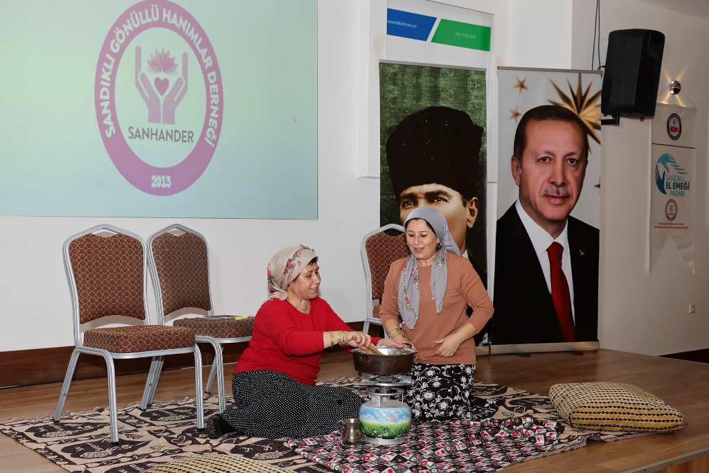 VALİ YİĞİTBAŞI, SANDIKLI'DA ZİYARETLERDE BULUNDU