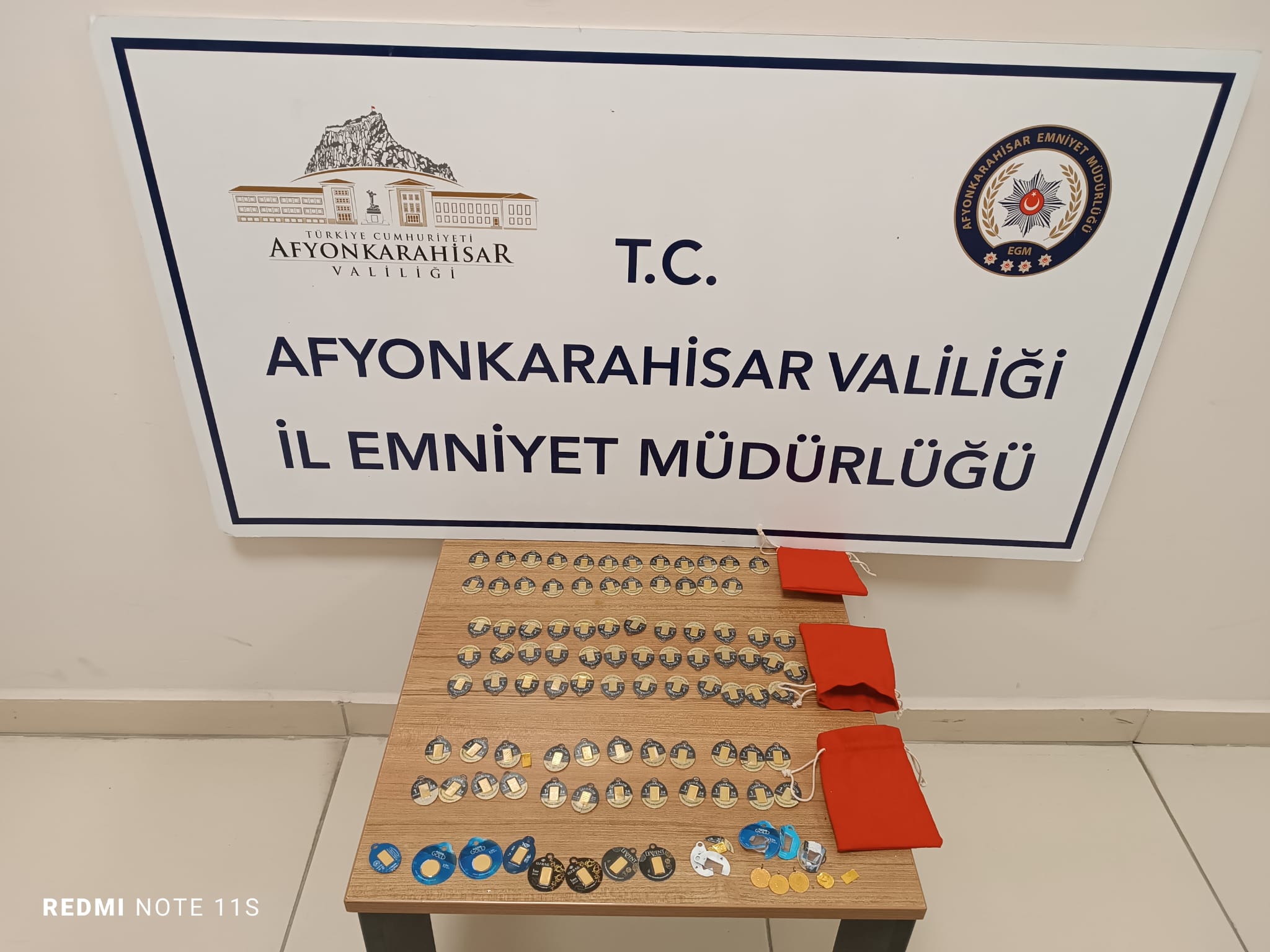 UZUN ÇARŞI'DA SAHTE ALTIN SATACAKLARDI