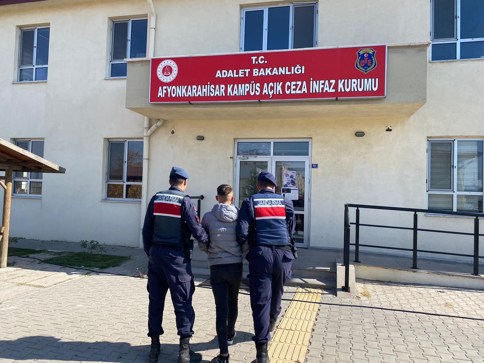 Afyonkarahisar’da Uyuşturucu Ticareti Yapan Zanlı Yakalandı
