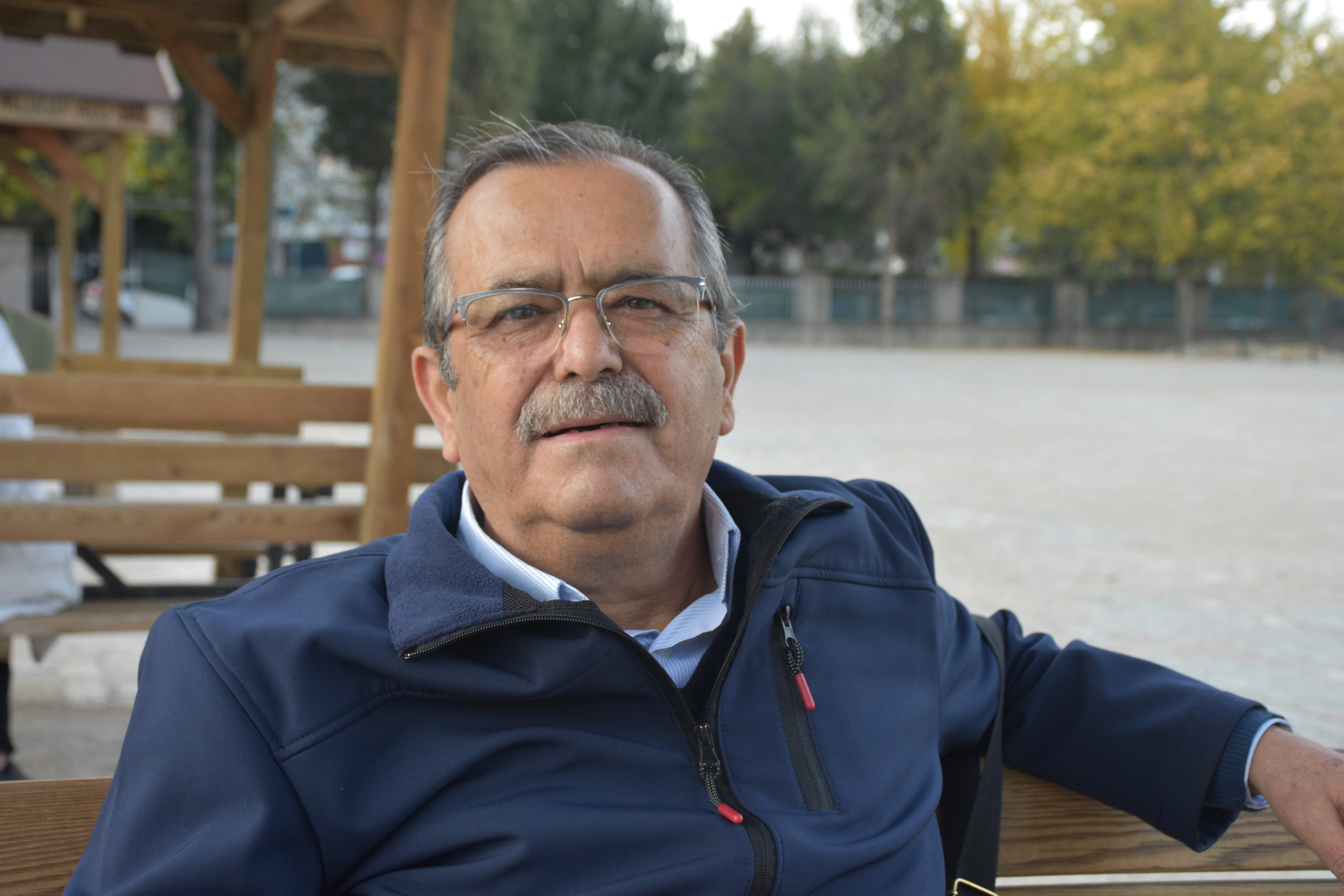 Emekli Öğretmenin "Sigara Pişmanlığı" Çevresindekilere Ders Oluyor