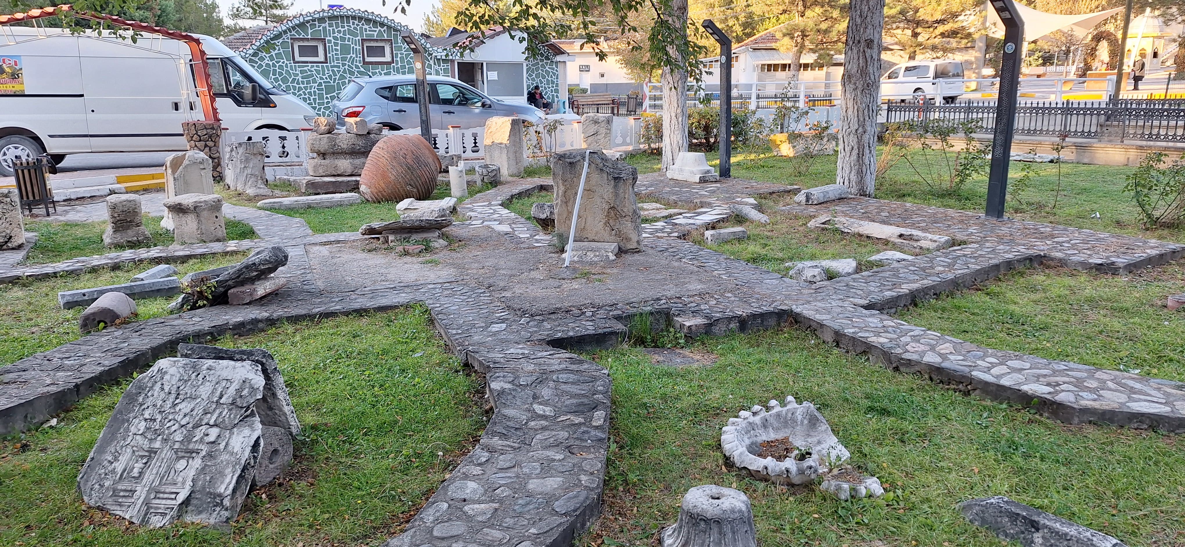 SANDIKLI'DA TARİHE YOLCULUK: BİZANS ESERLERİ ZİYARETÇİLERİNİ BEKLİYOR