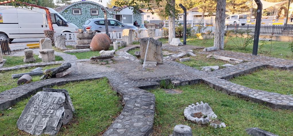 SANDIKLI'DA TARİHE YOLCULUK: BİZANS ESERLERİ ZİYARETÇİLERİNİ BEKLİYOR