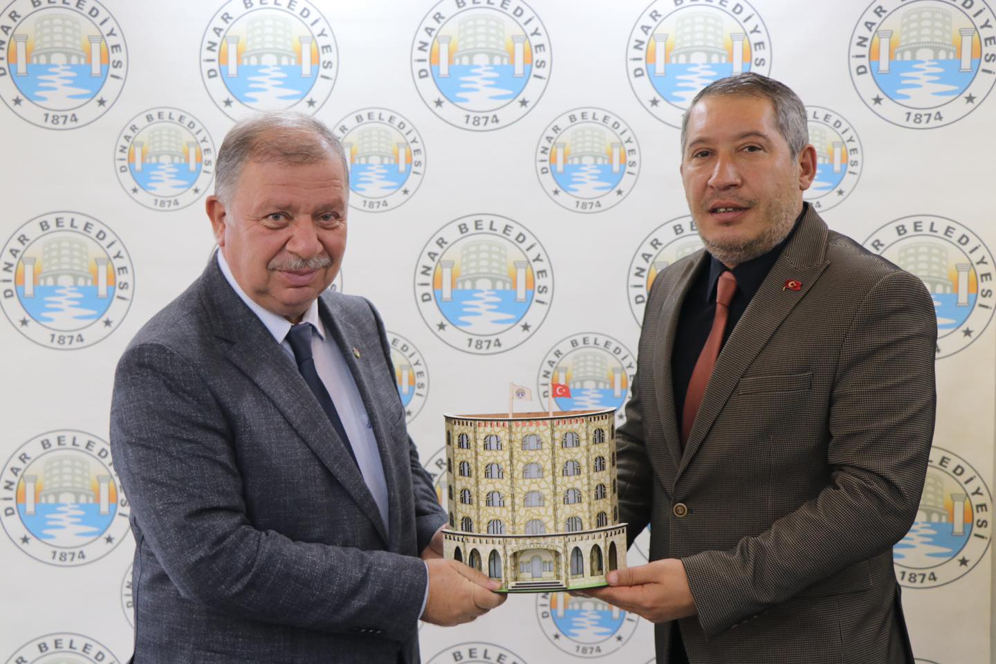 Başkan Topçu, Isparta TSO Heyetini Makamında Kabul Etti
