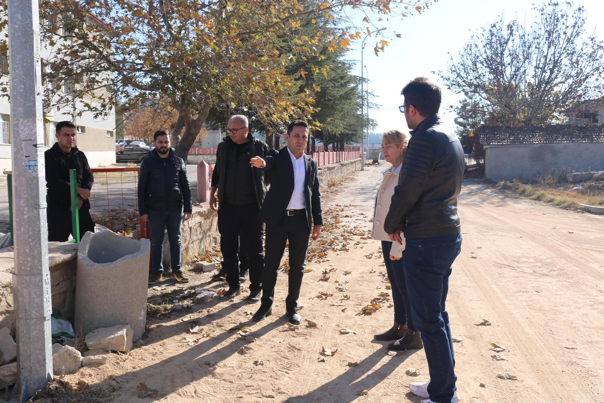 İhsaniye Kaymakamı İsmail Bildirici, Okul ve Fabrika Ziyaretlerinde Bulundu