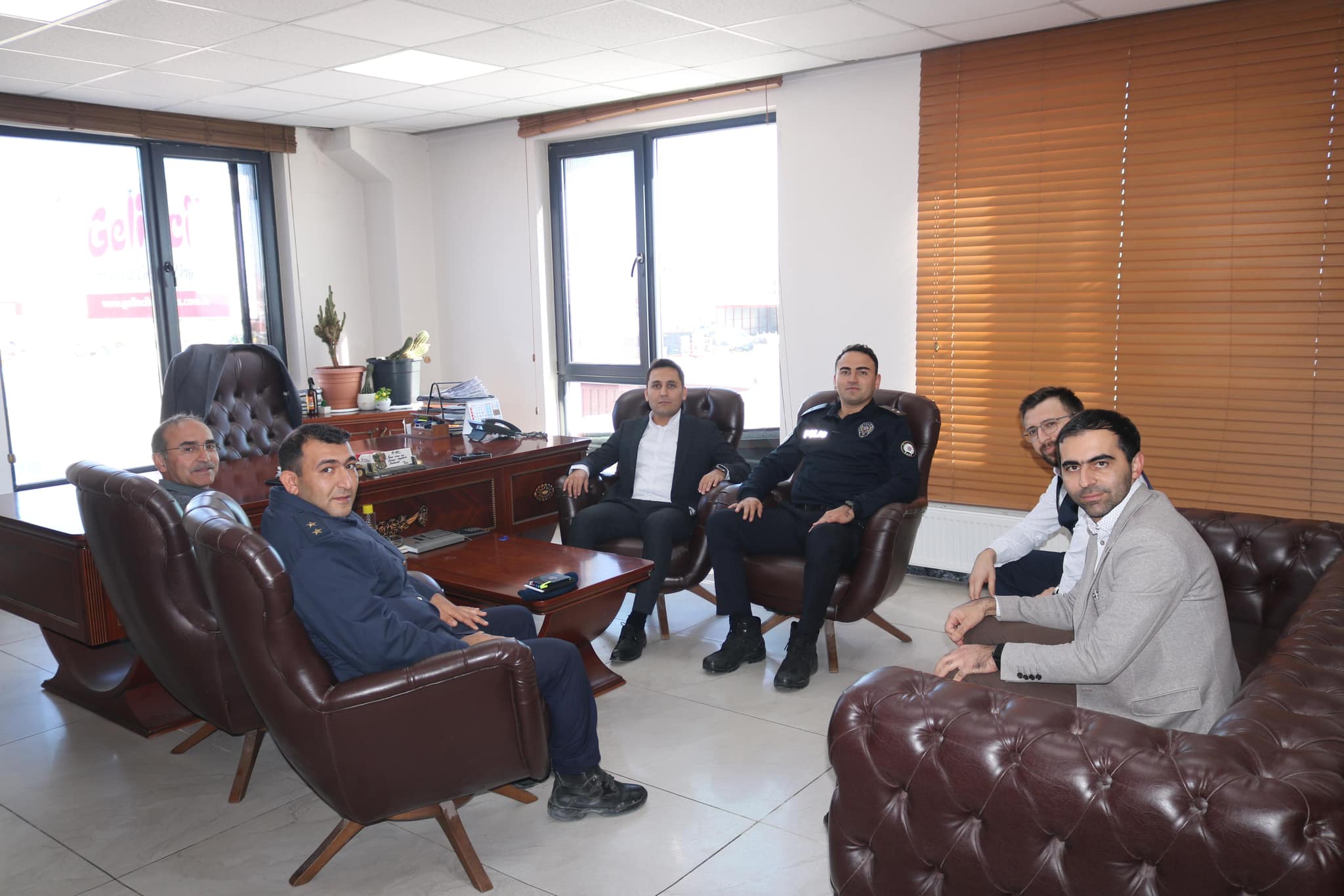 İhsaniye Kaymakamı İsmail Bildirici, Okul ve Fabrika Ziyaretlerinde Bulundu